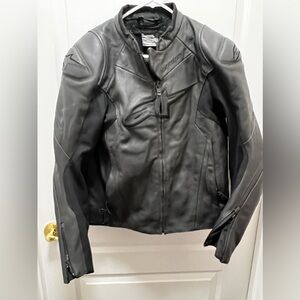 Aplinestar Faster Airflow V2 size 52 full armor leather jacket.